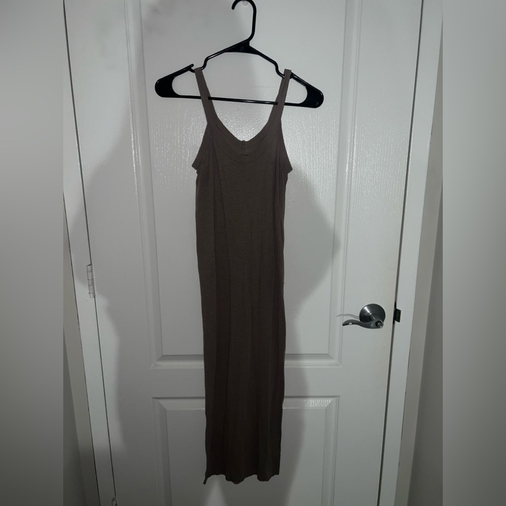 Elegant Brown Sleeveless Dress
